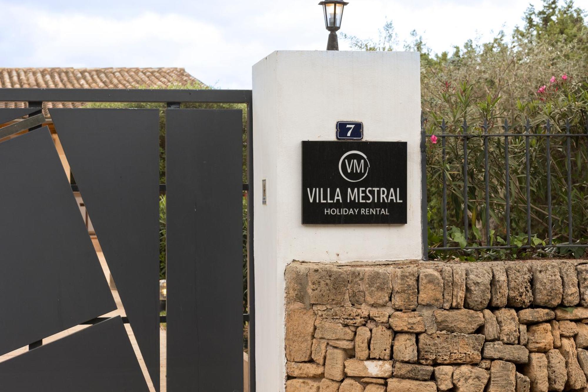 Villa Mestral Алькудия Экстерьер фото